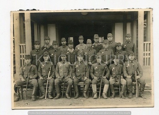0 Japanese-Photo-Army-Officers-Pacific-War.jpg