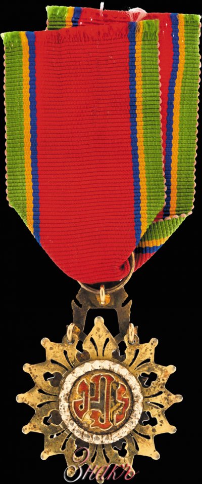 c895a3_2.jpg