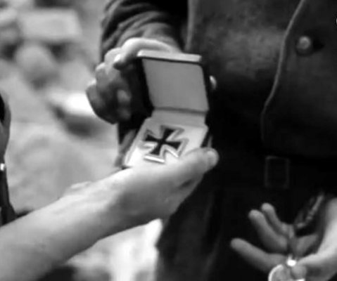 BLACK MARKET IN BERLIN IN 1945-2.JPG
