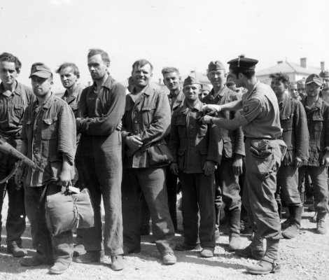 German prisoners of war.jpg