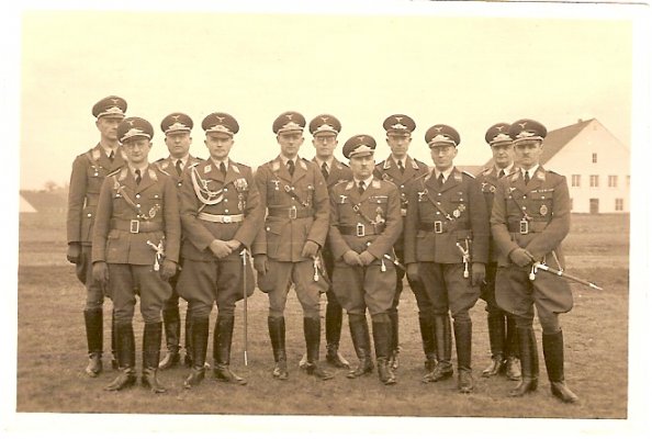 LuftOfficers.jpg