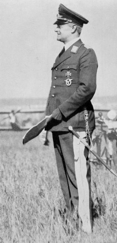 Bundesarchiv_Bild_141-1941,_Walther_Wever.jpg
