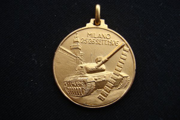 танк RARE-ITALY-Military-Tank-Medal-1st-ARMORED-NATIONAL.jpg