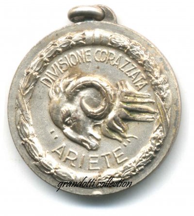 0 Ariete-Divisione-Corazzata-Medaglia-Militare-Battaglone-Genio-Pionieri.jpg