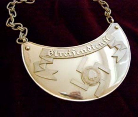 radgorget1[1].jpg
