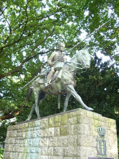 Husarendenkmal.thumb.jpg.85f9fc95d2ab9266a01959d5b0c9d0a7.jpg