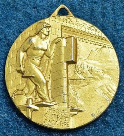 Medaglia-Iii-Raggruppamento-Centurie-Lavoratori-Mvsn-Africa-Orientale.jpg