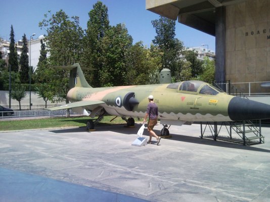F-104-1.jpg