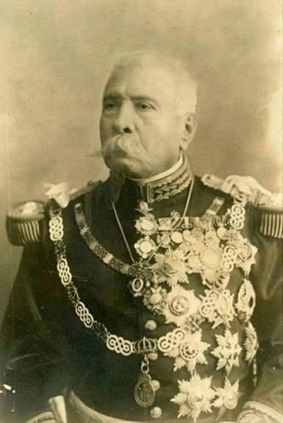 DPb6e9wUIAAHc7D.jpg