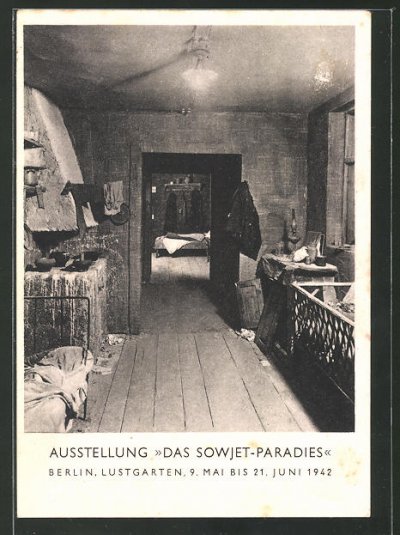 AK-Berlin-Ausstellung-Das-Sowjet-Paradies-1942-Einraumwohnung-einer-Dreikoepfigen-Familie-Lustga.jpg