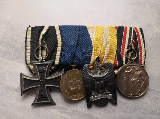4er-original-Ordensspange-Freikorps-Schlesischer-Adler-EK-II.jpg