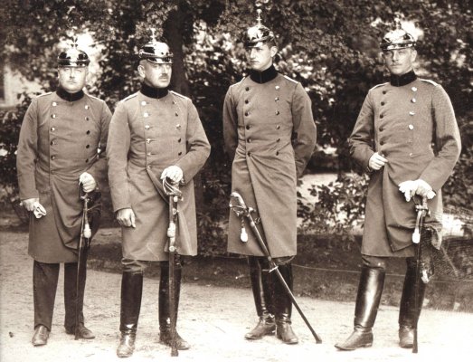 Waffen-Mekl-Art1-001.jpg