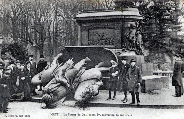 Metz_18_November_1918_Kaiser_Wilhelm_Denkmal.jpg