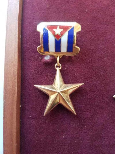 Cuba-Cuban-Higher-Merit-To-Order-National-Hero.jpg