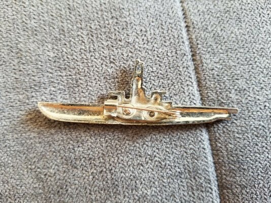 RARE-MILITARY-CUBAN-PIN-BADGE-SUBMARINE-ARMY-NAVY-_57.jpg