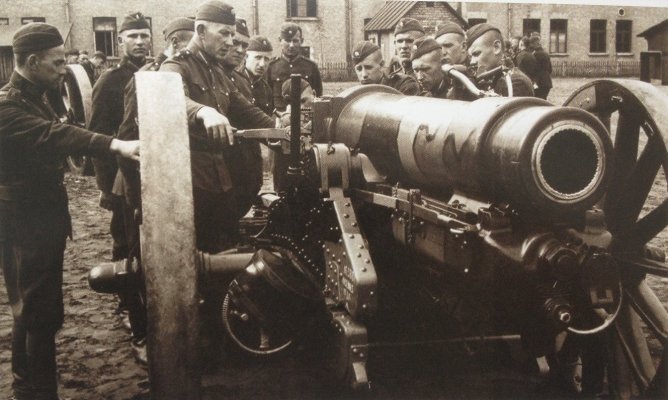 puska 152мм Викерс Мк 6.JPG