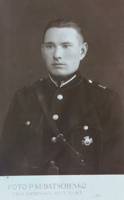 00 9IeRF8seBg8.jpg