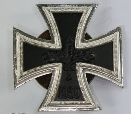 eisernes_kreuz_1._klasse_1939_ausfuehrung_1957_hersteller_wilhelm_deumer_luedenscheid_1_.jpg