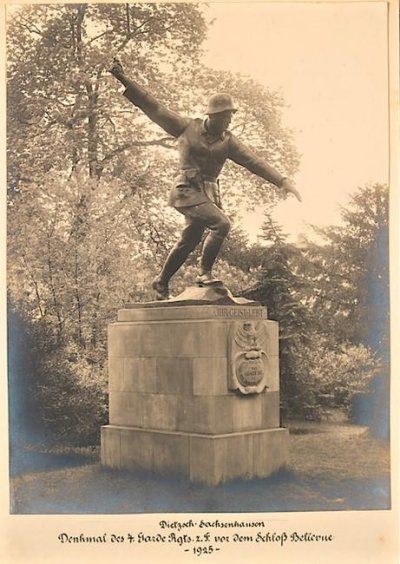 hans hubert dietzsch sachensenhauen denkmal des 4. garde regiments zu fuss schloss bellevue brui.jpg