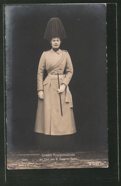 AK-Kronprinzessin-Cecilie-in-Uniform-des-8-Dragoner-Regts.jpg