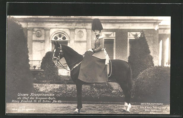 AK-Kronprinzessin-Cecilie-in-Uniform-des-Dragoner-Regts-Koenig-Friedrich-III.jpg