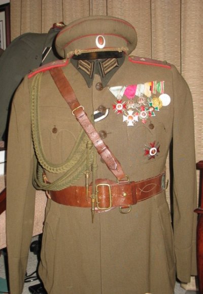 Arty Colonel with decorations.jpg