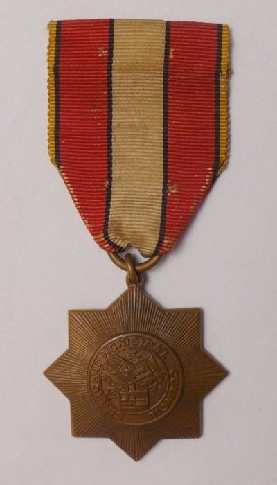42216327_1_x.jpg