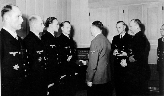 Hitler-Krigsmarine.jpg