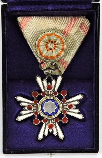 J005580B.jpg