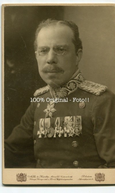 cinovnik.jpg