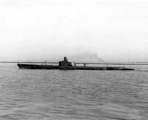 1200px-USS_Silversides;0823622.jpg