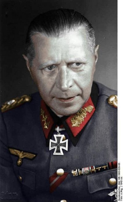 general_der_artillerie_helmuth_weidling_color.jpg