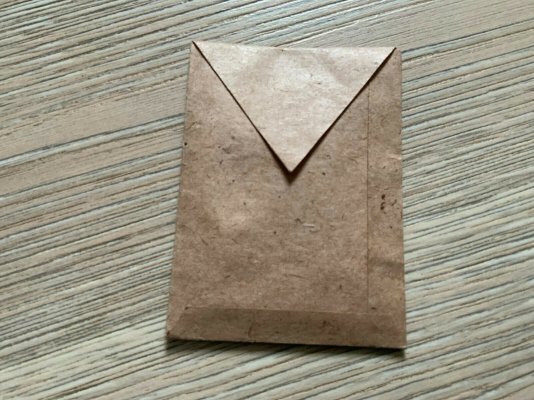 Orden-Ehrenkreuz-fur-Kriegsteilnehmer-in-Tute-mit-Packzettel-_572.jpg