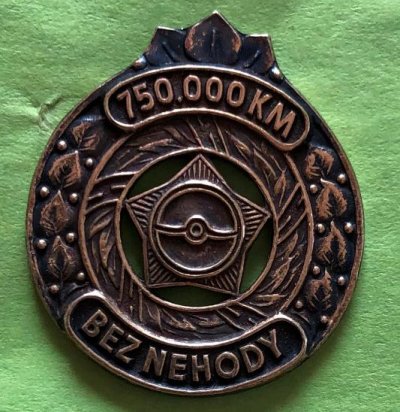 stary-stribrny-odznak-750-000-km-bez-nehody-velice-vzacny-doprava-top-73854276.jpeg