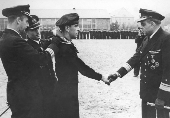 1944_Walther-Gerhold_author-Boltz.jpg