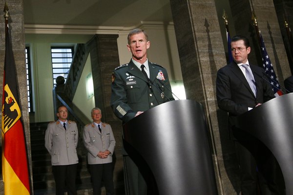 043010ap_mcchrystal_gold_cross_600.jpg