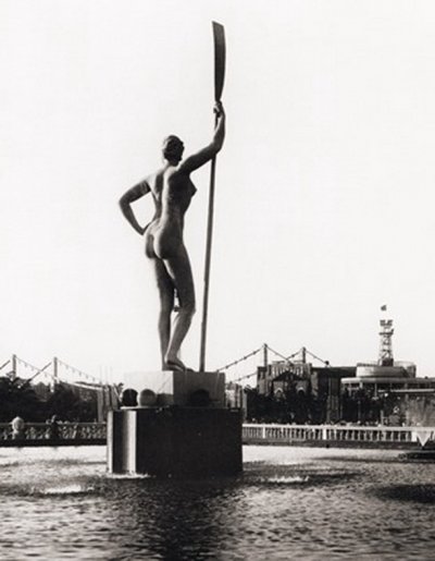 Ж с веслом 1935 г (1).jpg