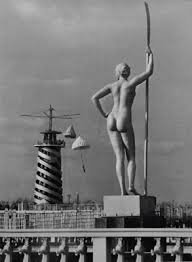 Ж с веслом 1935 г (2).jpg