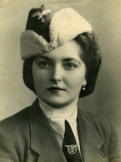 Luftwaffe_girl-2.jpg