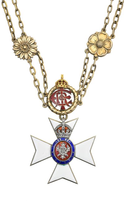 lot-1803-royaume-uni-chaine-royale-victoria-creee-1902-par-edouard-vii-detail-2.jpg