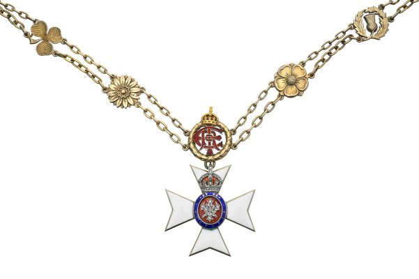 lot-1803-royaume-uni-chaine-royale-victoria-creee-1902-par-edouard-vii-detail-1.jpg