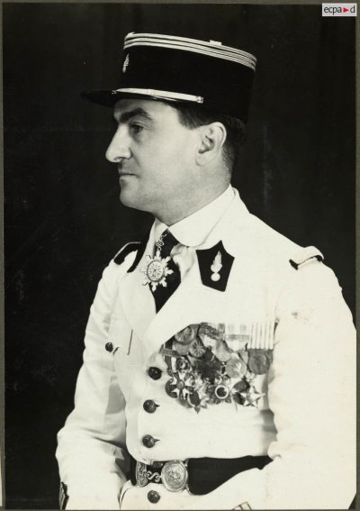 Le capitaine Fiori, commandant les forces de police de S'hai.jpg