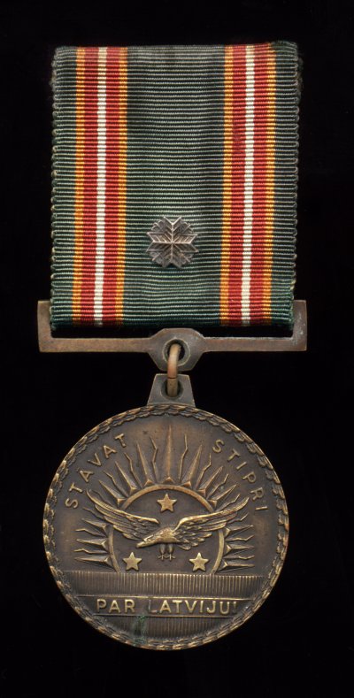 Lat107a-Van3-35,4 x 40,0 mm. 23,57 g..jpg