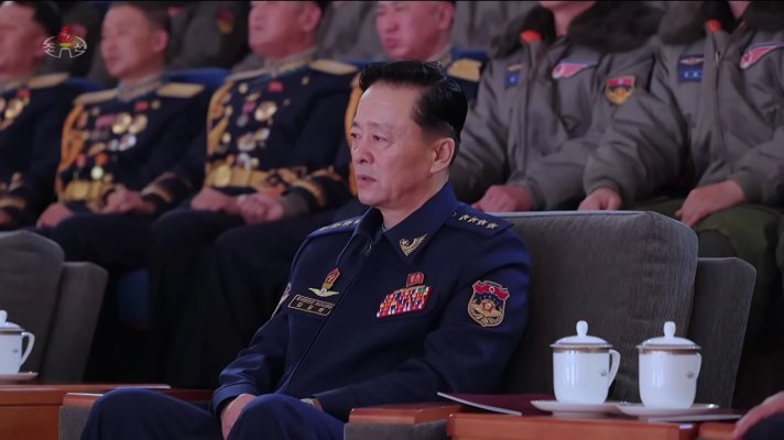 Ким Гван Хёк командующий ВВС.jpg