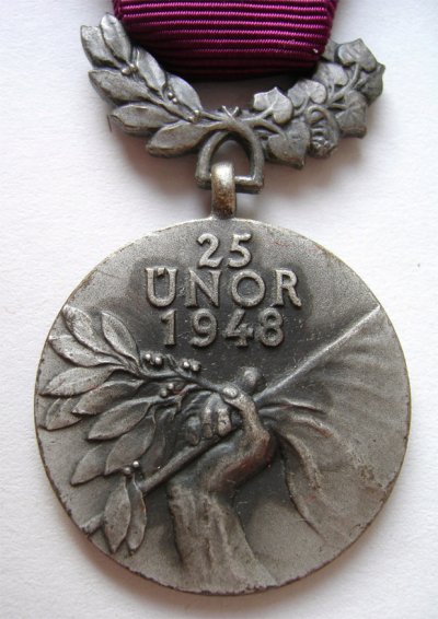 25un1b.jpg