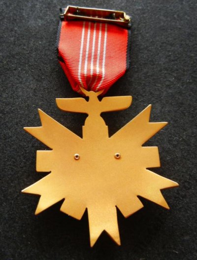 1443910215_5.jpg