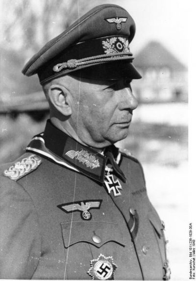 Bundesarchiv_Bild_101I-236-1029-30A,_Russland,_Walther_Lucht.jpg