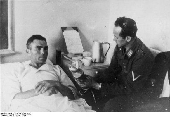 Bundesarchiv_Bild_146-2006-0202,_Max_Schmeling_im_Lazarett.jpg