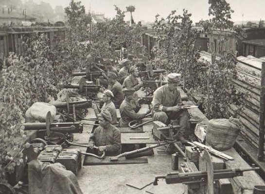 22Бронепоезд 4-го полка в Уфе. июль 1918 г..jpg