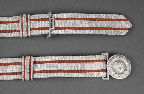 radF9574EMA0513102D80.jpg